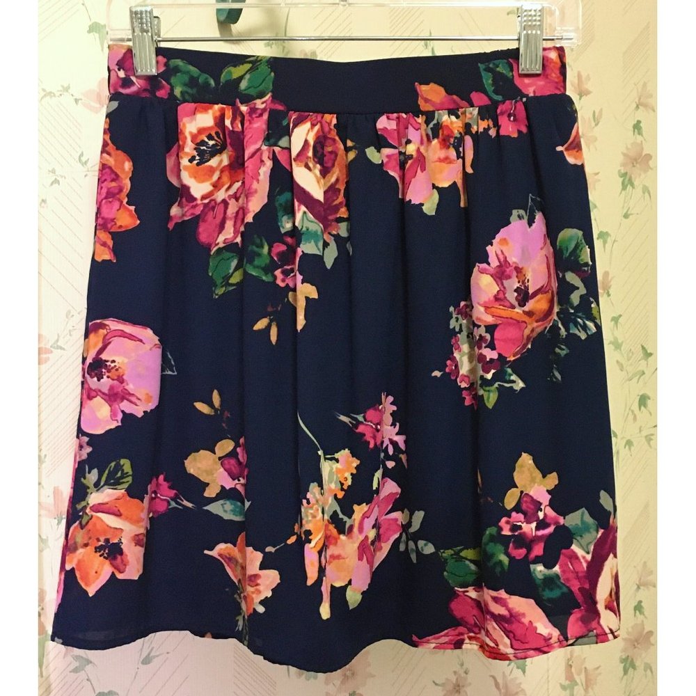 Buttons Vintage Floral Skirt - Picture 1 of 5